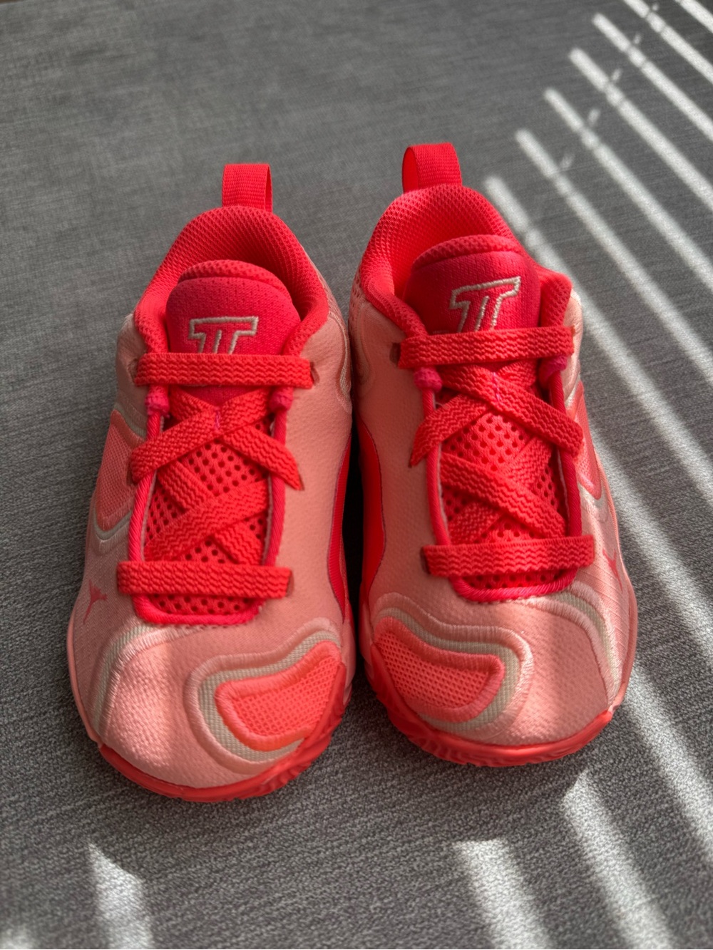 Toddler pink tatum 3 basketball shoes